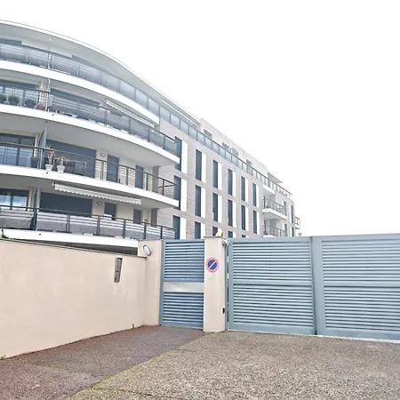 L'avant Scene Apartman