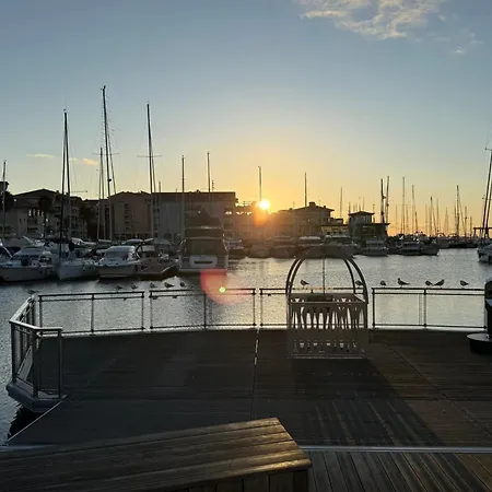 L'avant Scene * Fréjus